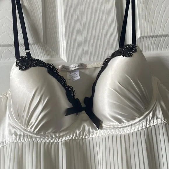 Linea Donatella White Babydoll - Picture 2 of 4